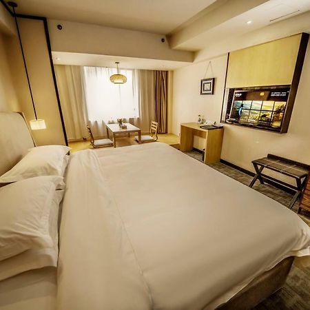 Wuhan Haiting Longan Hotel Exterior photo