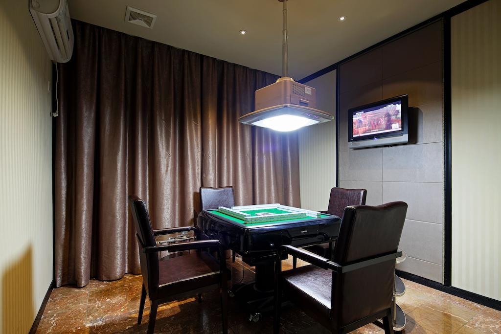 Wuhan Haiting Longan Hotel Exterior photo