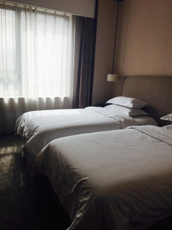 Wuhan Haiting Longan Hotel Exterior photo