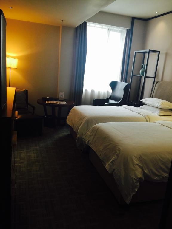 Wuhan Haiting Longan Hotel Exterior photo