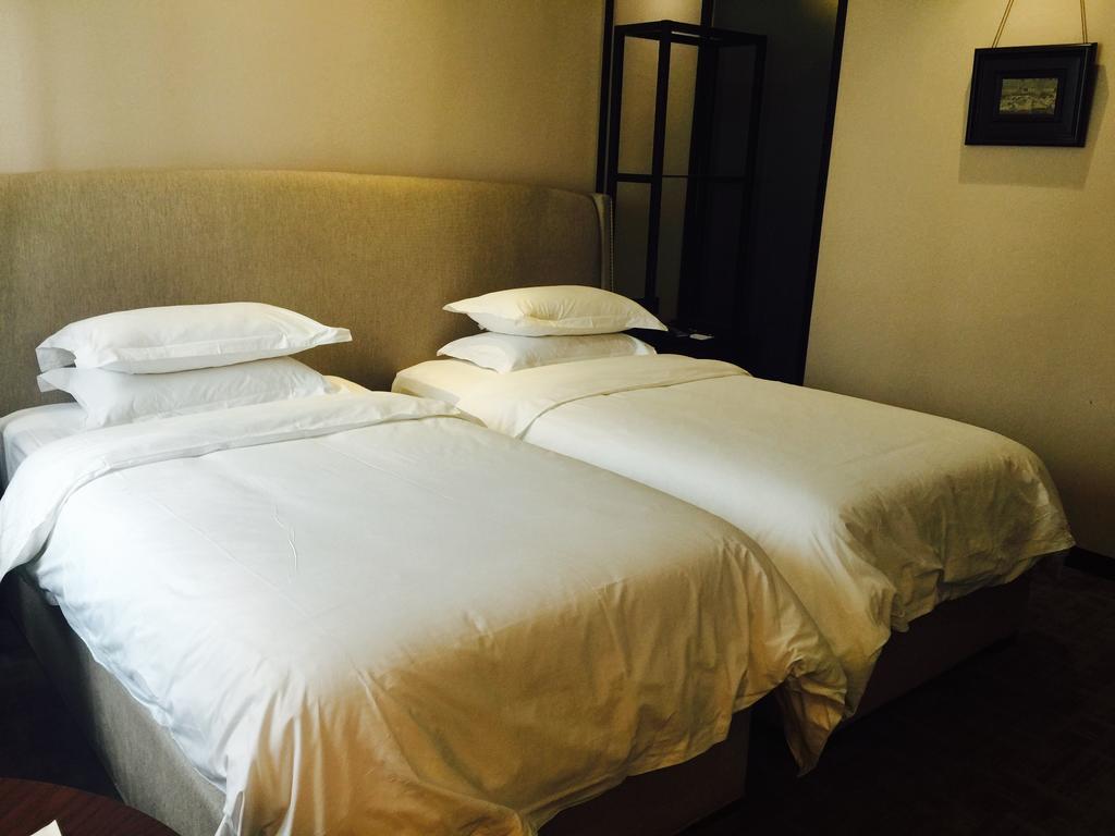 Wuhan Haiting Longan Hotel Exterior photo