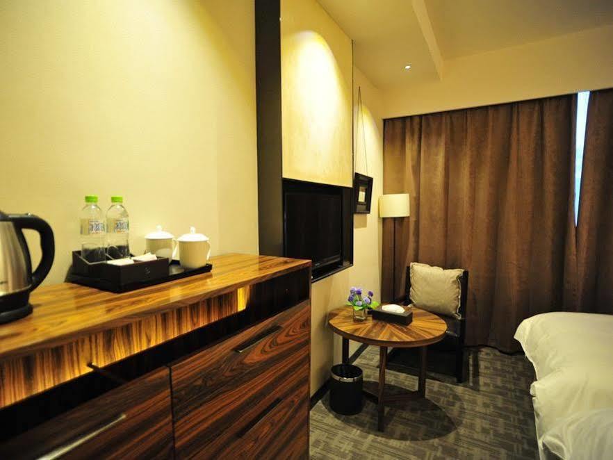 Wuhan Haiting Longan Hotel Exterior photo
