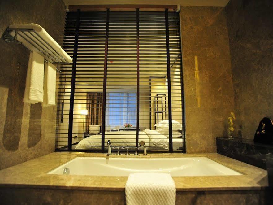 Wuhan Haiting Longan Hotel Exterior photo