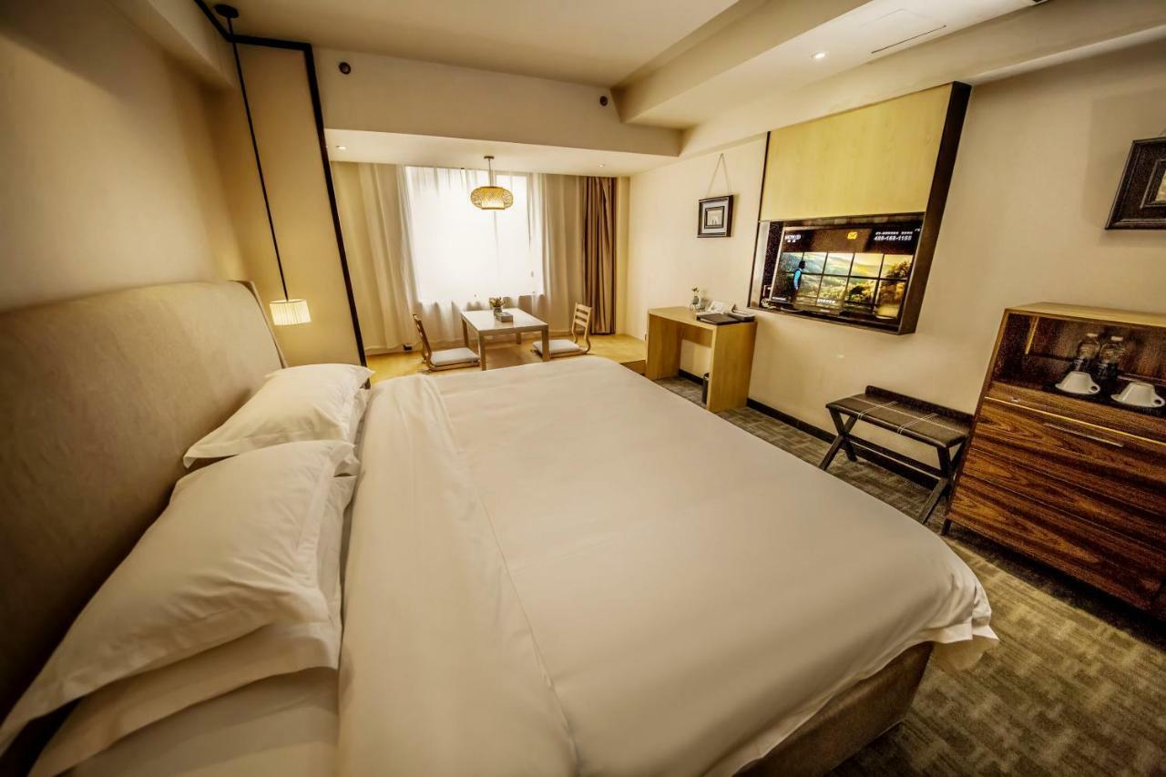 Wuhan Haiting Longan Hotel Exterior photo