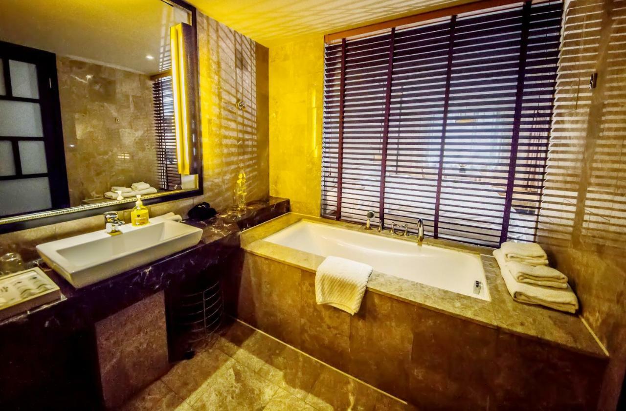 Wuhan Haiting Longan Hotel Exterior photo